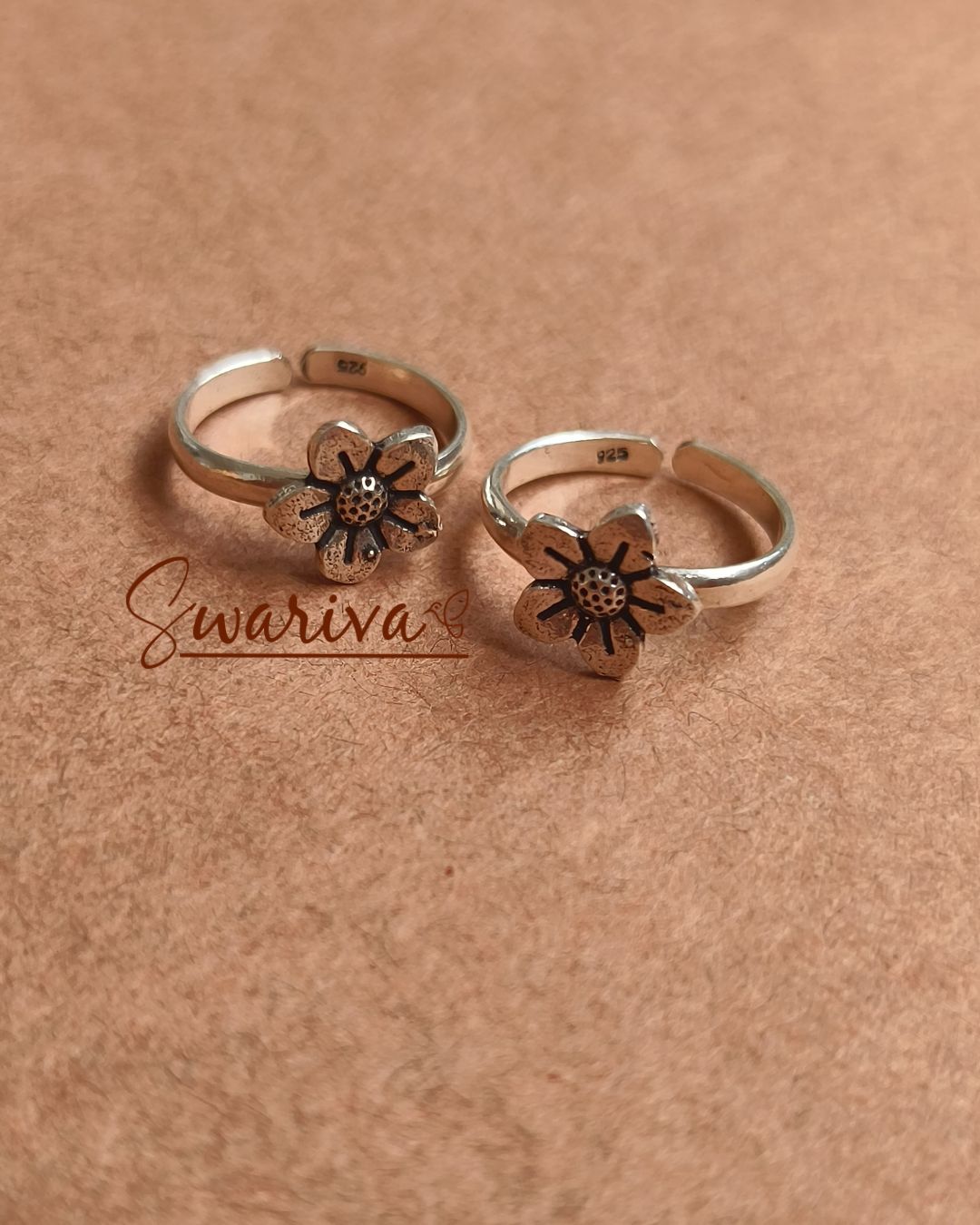 Flora Charm Toe Ring