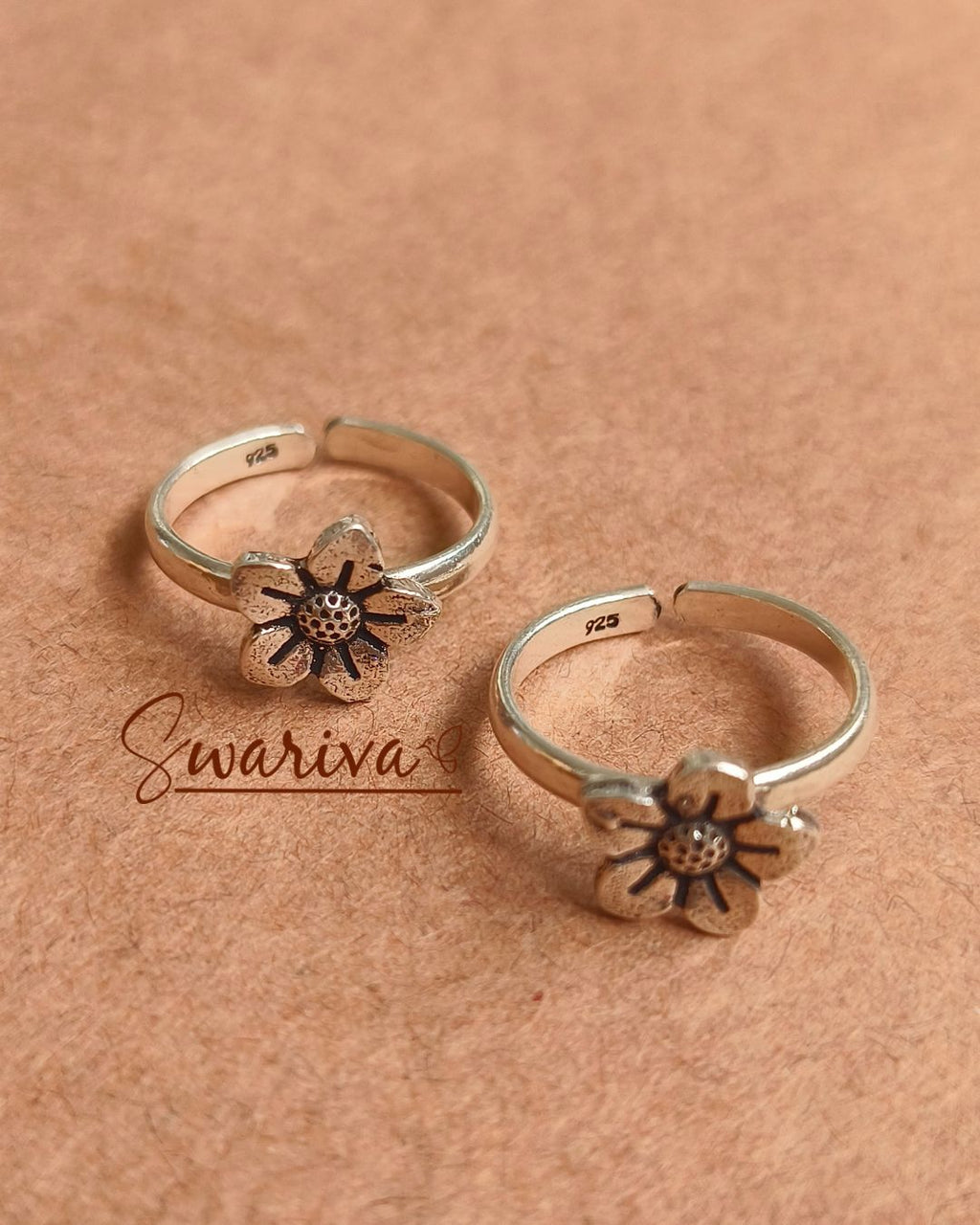 Flora Charm Toe Ring